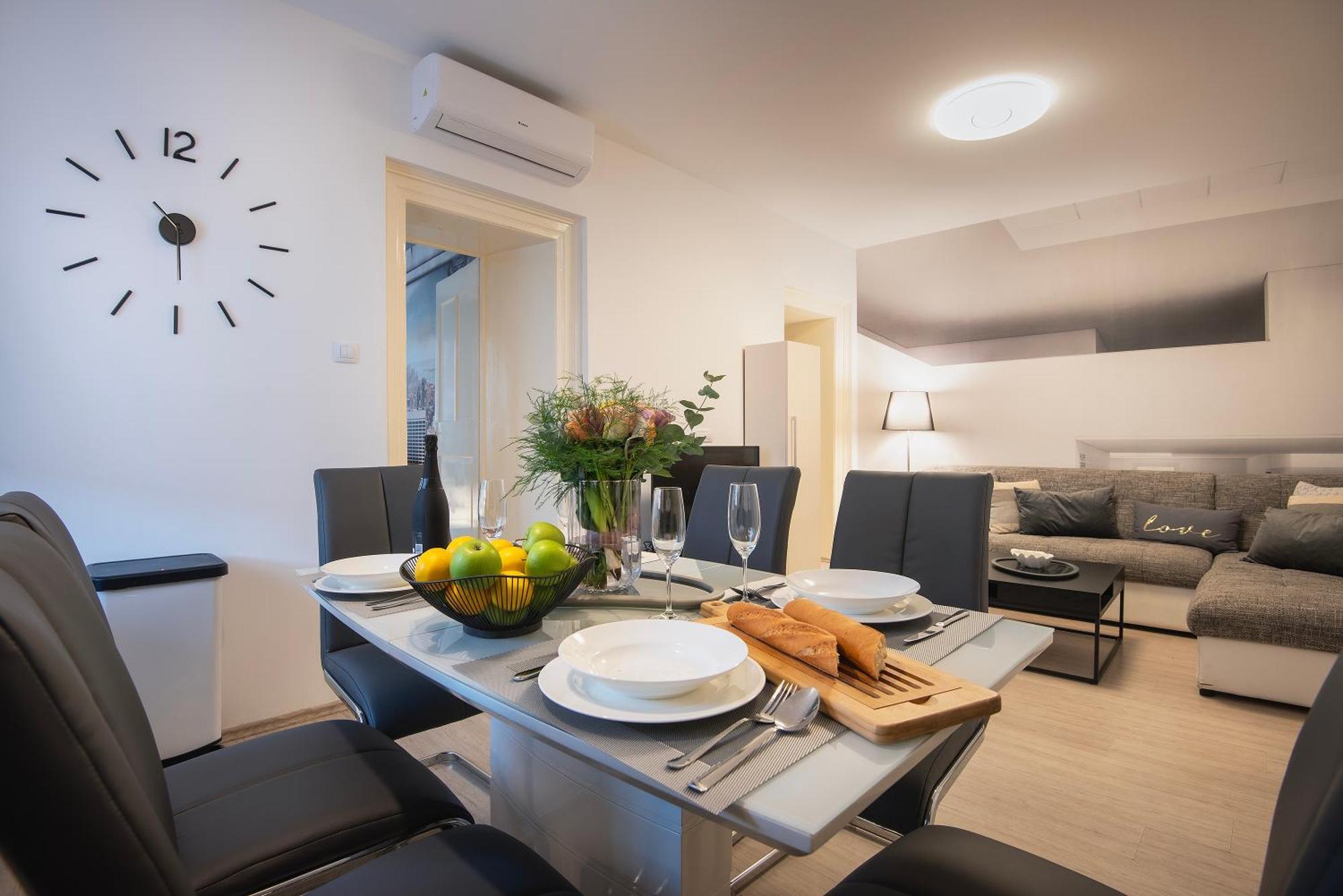 Arta Apartment City Center II - With Private Parking Pula Exterior photo