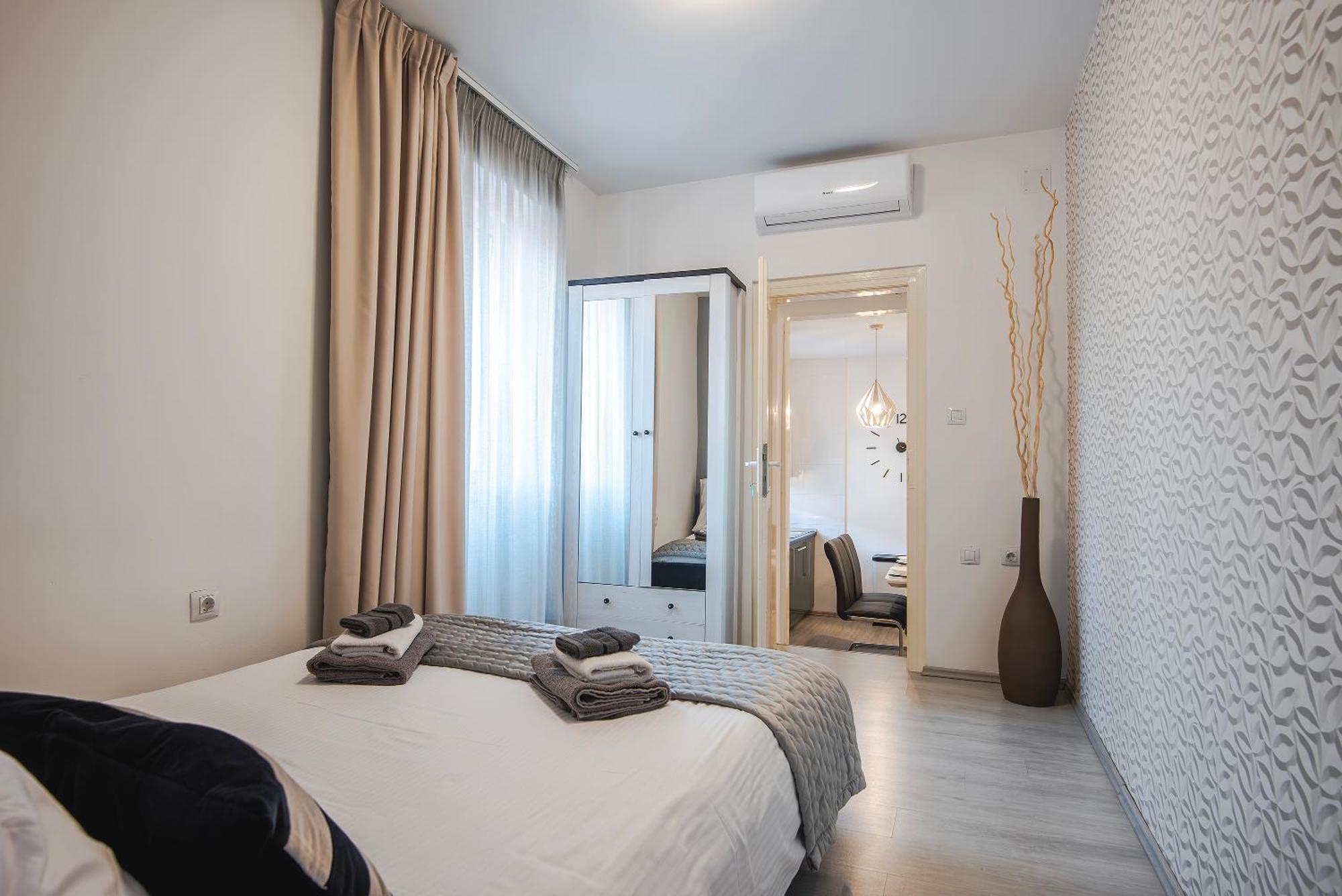 Arta Apartment City Center II - With Private Parking Pula Exterior photo