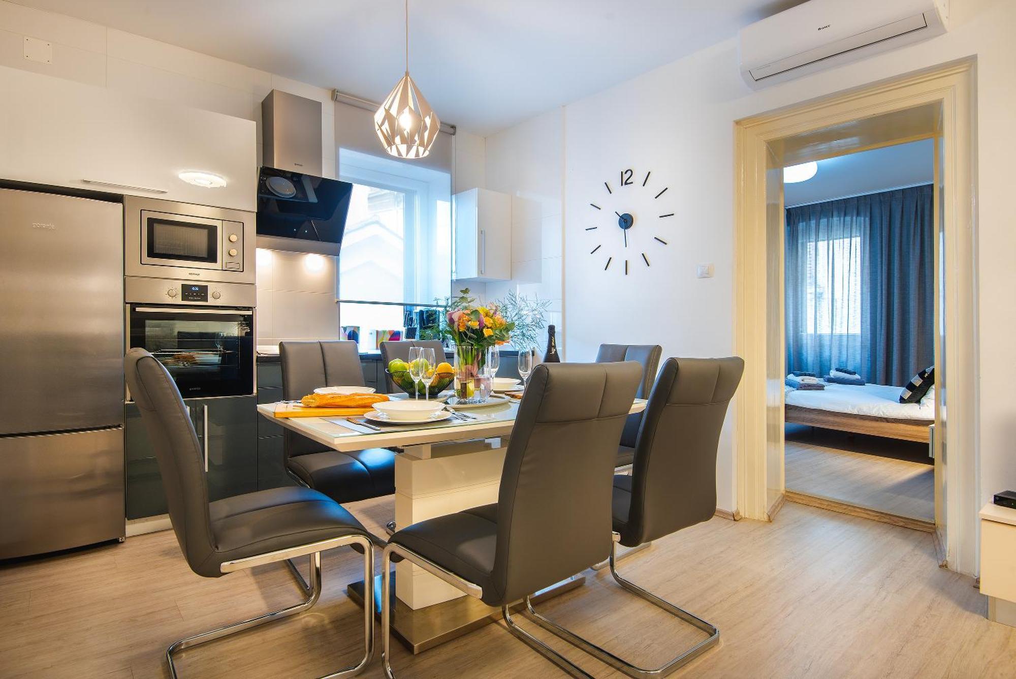 Arta Apartment City Center II - With Private Parking Pula Exterior photo
