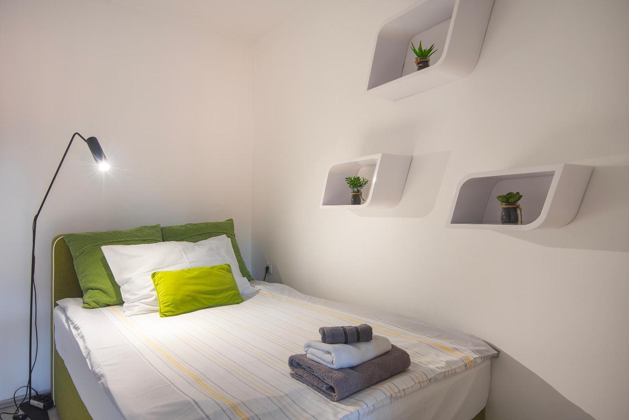 Arta Apartment City Center II - With Private Parking Pula Exterior photo