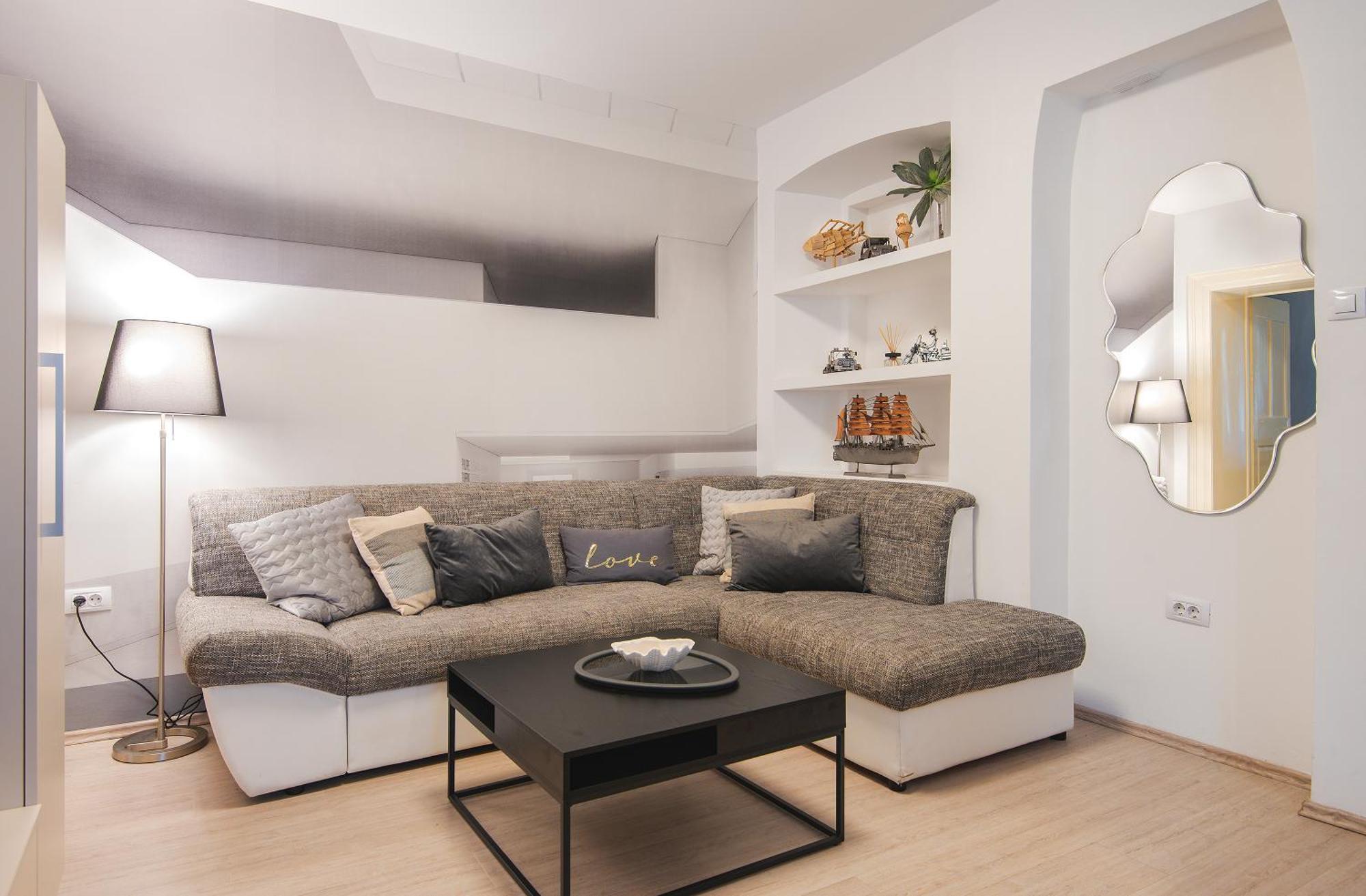 Arta Apartment City Center II - With Private Parking Pula Exterior photo